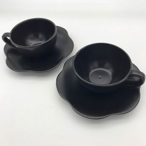 Maryse Boxer set of 2 cup& scalloped edges saucers.